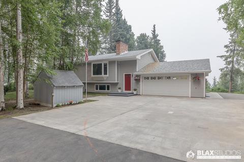 703 Ridge Loop Rd, North Pole, AK 99705 photo 1