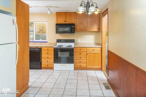 2648 Northrup Pl, Anchorage, AK 99508 photo 8