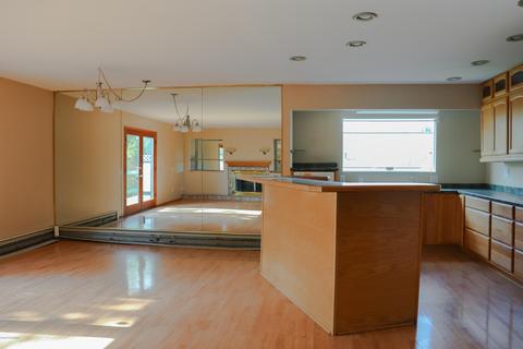 8240 E 20th Ave, Anchorage, AK 99504 photo 5
