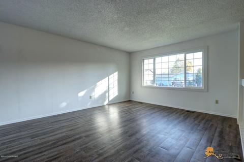 6670 Eileen Cir, Anchorage, AK 99507 photo 4
