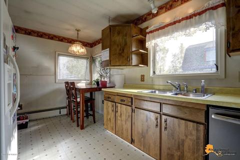 1525 E St, Anchorage, AK 99501 photo 13