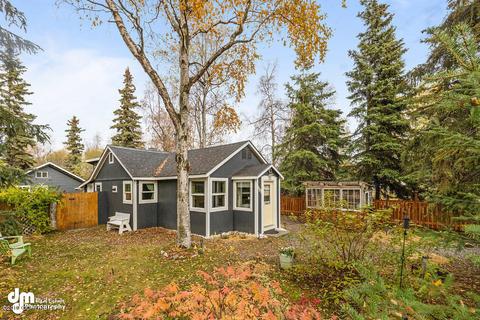 829 E 13th Ave, Anchorage, AK 99501 photo 1