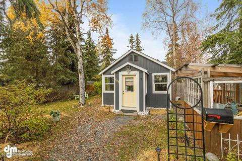 829 E 13th Ave, Anchorage, AK 99501 photo 2