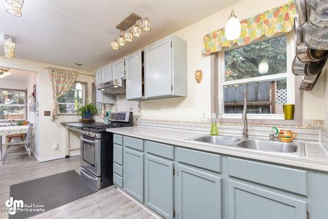 829 E 13th Ave, Anchorage, AK 99501 photo 11