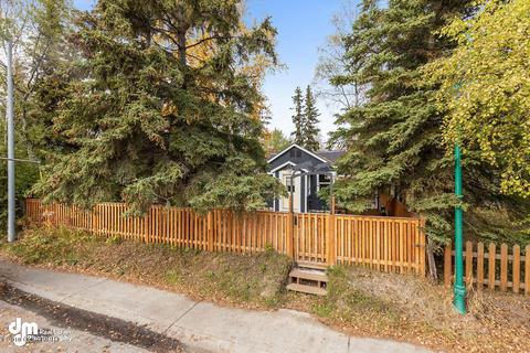 829 E 13th Ave, Anchorage, AK 99501 photo 4