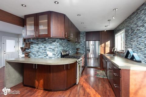 735 Birch St, Anchorage, AK 99501 photo 2