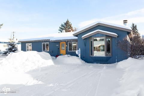735 Birch St, Anchorage, AK 99501 photo 1