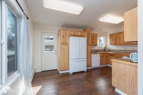 508 Fredricks Dr, Anchorage, AK 99504 photo 9