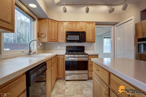 19935 War Admiral Rd, Eagle River, AK 99577 photo 8
