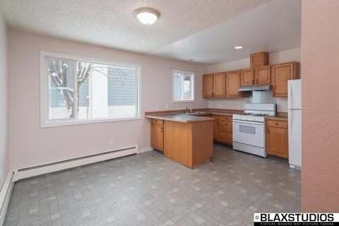 3643 E 18th Ave, Anchorage, AK 99508 photo 8