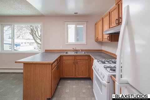 3643 E 18th Ave, Anchorage, AK 99508 photo 11