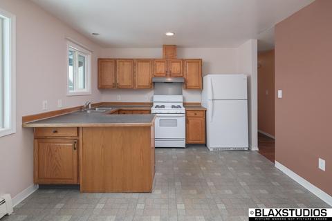 3643 E 18th Ave, Anchorage, AK 99508 photo 9