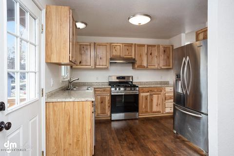 257 Davis St, Anchorage, AK 99508 photo 4