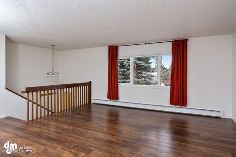 257 Davis St, Anchorage, AK 99508 photo 8