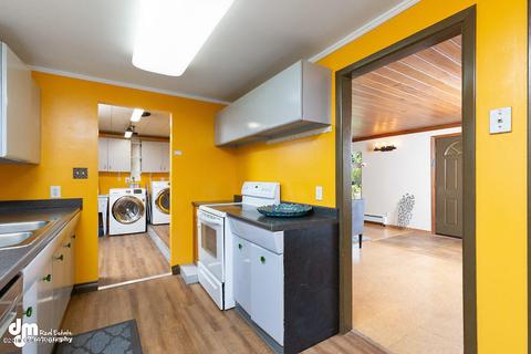 1801 Logan St, Anchorage, AK 99508 photo 8