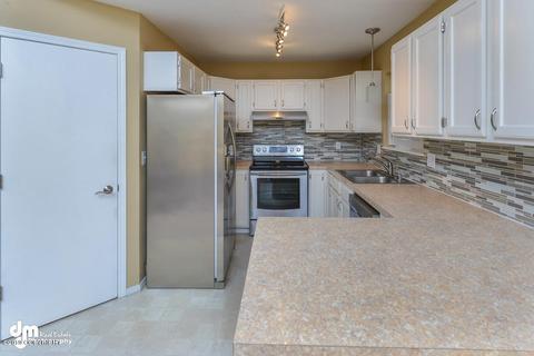 8870 Cross Pointe Loop, Anchorage, AK 99504 photo 2