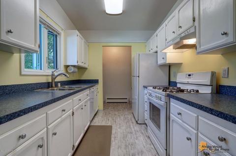 9230 Elgin Cir, Anchorage, AK 99502 photo 12