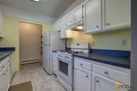 9230 Elgin Cir, Anchorage, AK 99502 photo 10