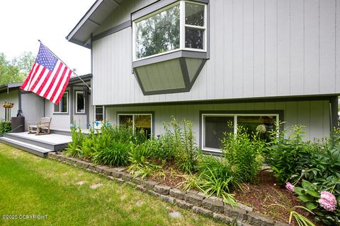 22131 Armas Dr, Chugiak, AK 99567 photo 2