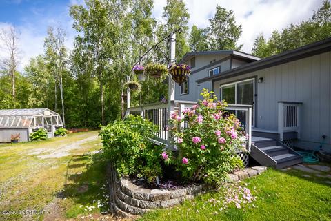 22131 Armas Dr, Chugiak, AK 99567 photo 4