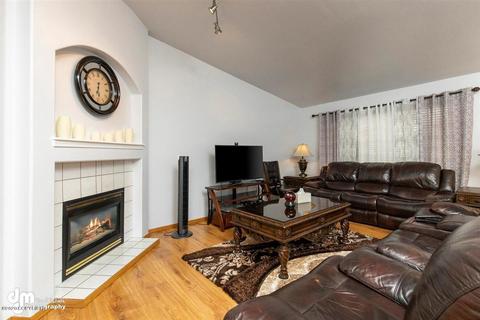 6402 Spruce St, Anchorage, AK 99507 photo 8