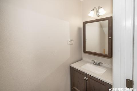 481 Dailey Ave # B5, Anchorage, AK 99515 photo 12
