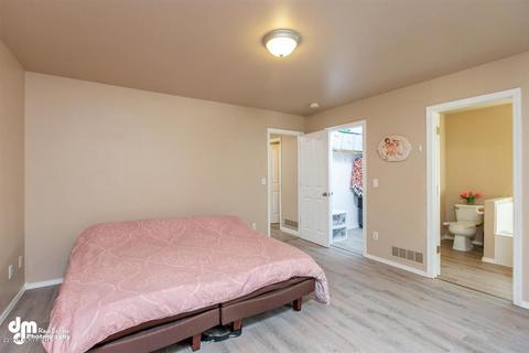 8461 Berry Patch Dr, Anchorage, AK 99502 photo 28