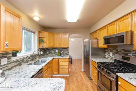 8461 Berry Patch Dr, Anchorage, AK 99502 photo 7