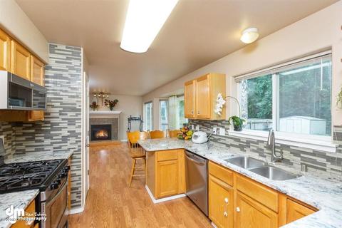 8461 Berry Patch Dr, Anchorage, AK 99502 photo 10