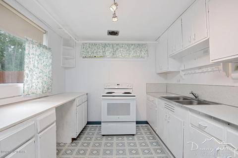 732 Sunset Dr, Anchorage, AK 99501 photo 17