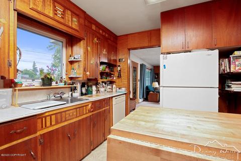 732 Sunset Dr, Anchorage, AK 99501 photo 8