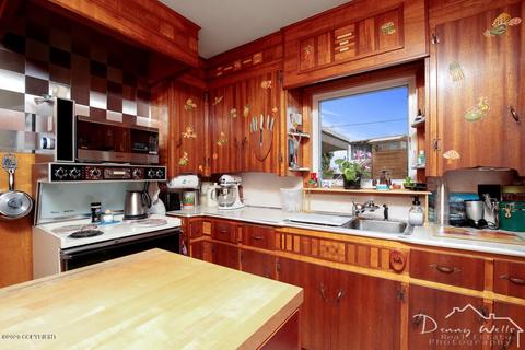 732 Sunset Dr, Anchorage, AK 99501 photo 9