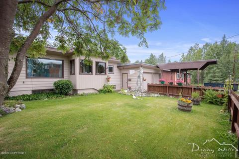 732 Sunset Dr, Anchorage, AK 99501 photo 1
