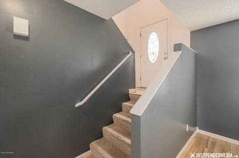 257 Fall Leaf Cir, Anchorage, AK 99504 photo 2
