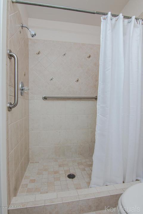 10233 Ledoux Ln, Eagle River, AK 99577 photo 13