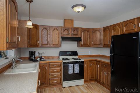 10233 Ledoux Ln, Eagle River, AK 99577 photo 3