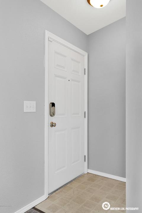 12607 Crested Butte Dr, Eagle River, AK 99577 photo 4