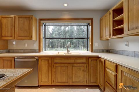 9620 Grover Dr, Anchorage, AK 99507 photo 25