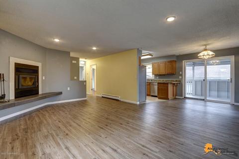 8431 E 12th Ct, Anchorage, AK 99504 photo 7