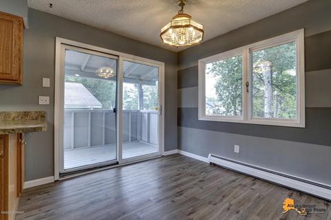 8431 E 12th Ct, Anchorage, AK 99504 photo 9