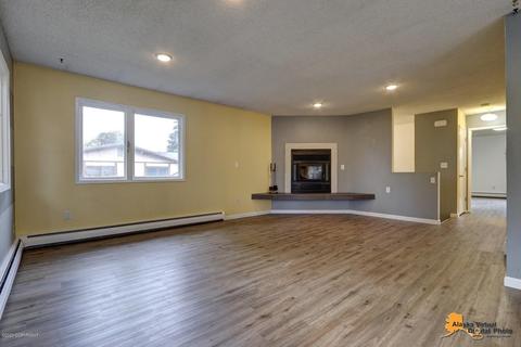 8431 E 12th Ct, Anchorage, AK 99504 photo 5