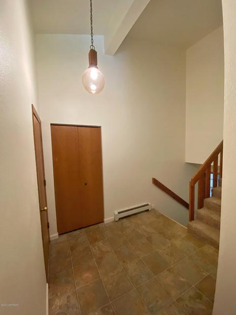 22043 Cloverleaf Rd, Chugiak, AK 99567 photo 4