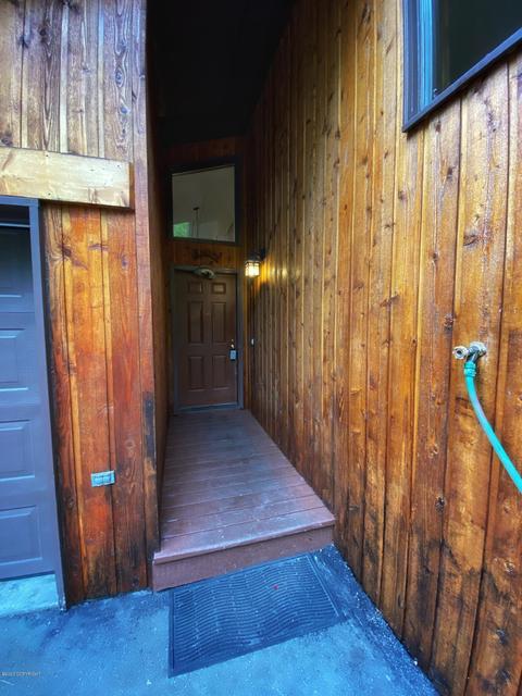 22043 Cloverleaf Rd, Chugiak, AK 99567 photo 3