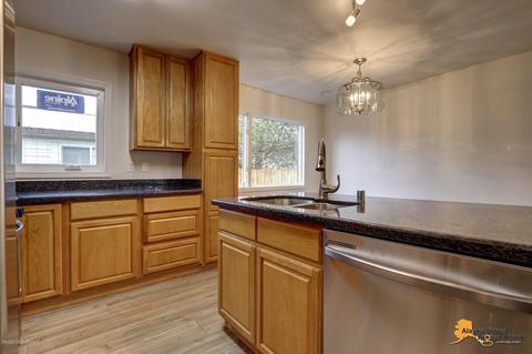 3433 E 17th Ave, Anchorage, AK 99508 photo 9