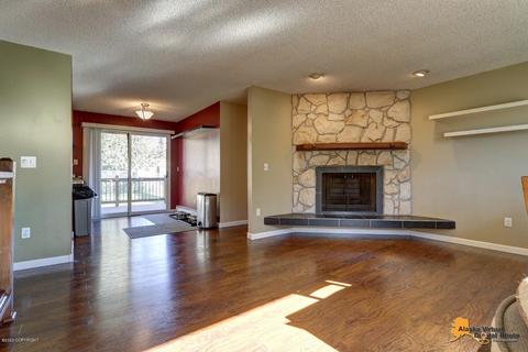 8601 E 11th Ct, Anchorage, AK 99504 photo 6