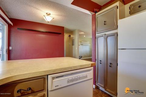 8601 E 11th Ct, Anchorage, AK 99504 photo 14
