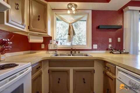 8601 E 11th Ct, Anchorage, AK 99504 photo 15