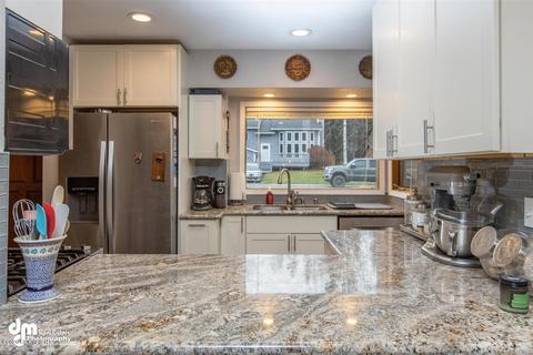 9034 W Parkview Terrace Loop, Eagle River, AK 99577 photo 6