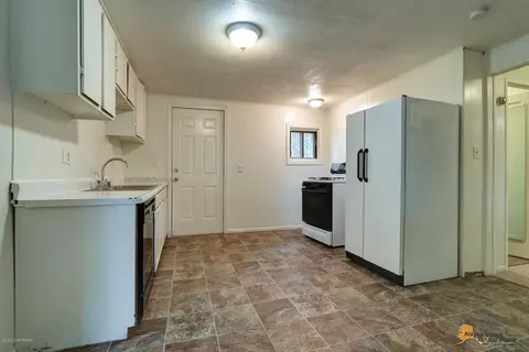 834 E 72nd Ave, Anchorage, AK 99518 photo 6