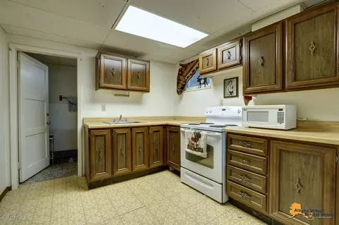 6430 E 9th Ave, Anchorage, AK 99504 photo 17